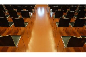 Krzesła biurowe ISO oczami użytkowników – kiedy to najlepszy wybór, a kiedy warto szukać alternatywy?